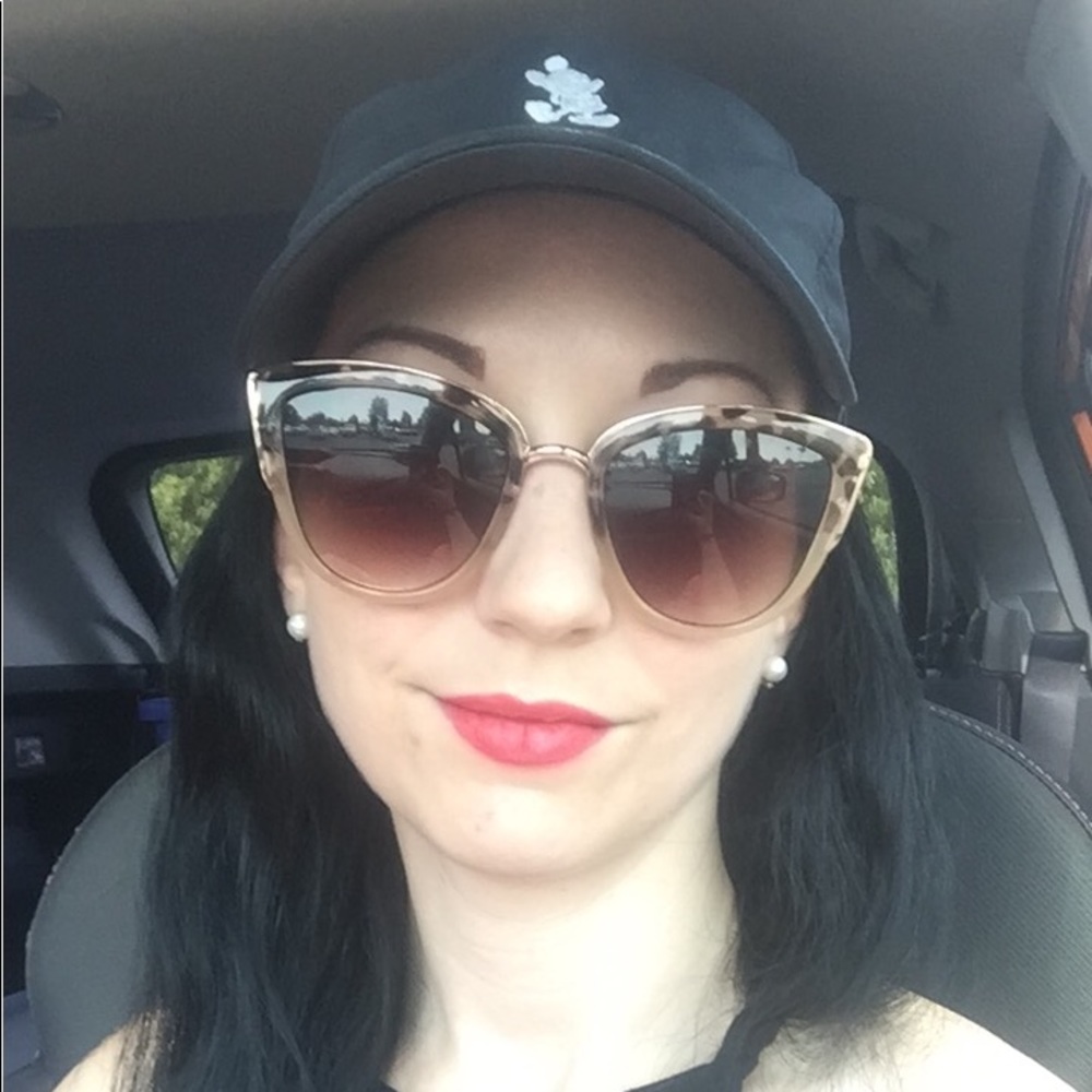 Meet your Posher, Alicia